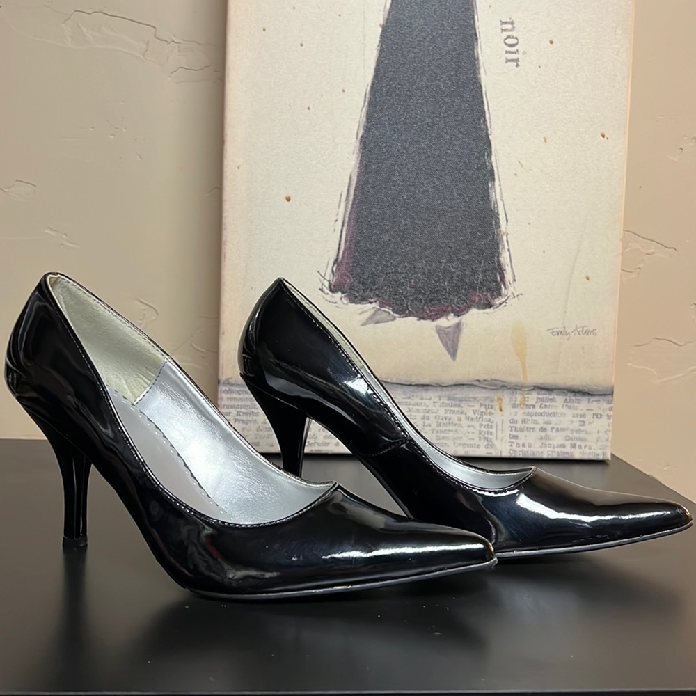 Size 6.5 - Shiny Black Heels